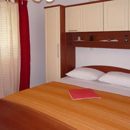In Priscapac With Sea Views, Terrace, Air Conditioning, Wifi 5078-2 * 普瑞兹巴